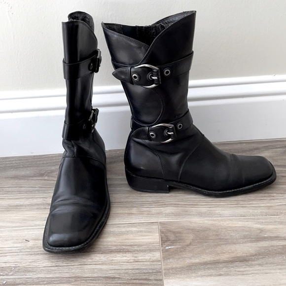 Great Donald Pliner boots gently used. - Picture 1 of 4